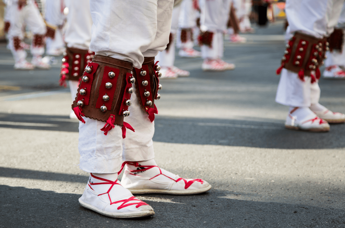 Fiestas Locales y Tradiciones Vascas: Cómo Disfrutarlas con Transfer Seguro